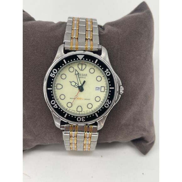 Vintage Rare Pulsar by Seiko V532-8060 100M WR Dive Jumbo Case Watch Date - Picture 2 of 7